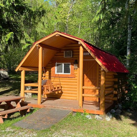 Revelstoke Rv & Cabin Resort Exterior photo