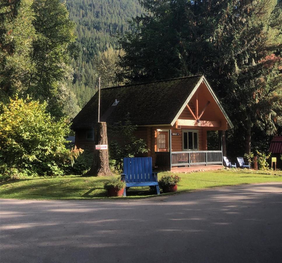 Revelstoke Rv & Cabin Resort Exterior photo